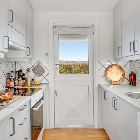 Gorgeous In With Kitchen